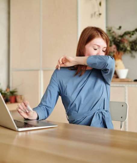 아이부터 어른까지 딸꾹질 멈추는 법