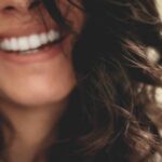 임플란트로 자신감 있는 미소 만들기