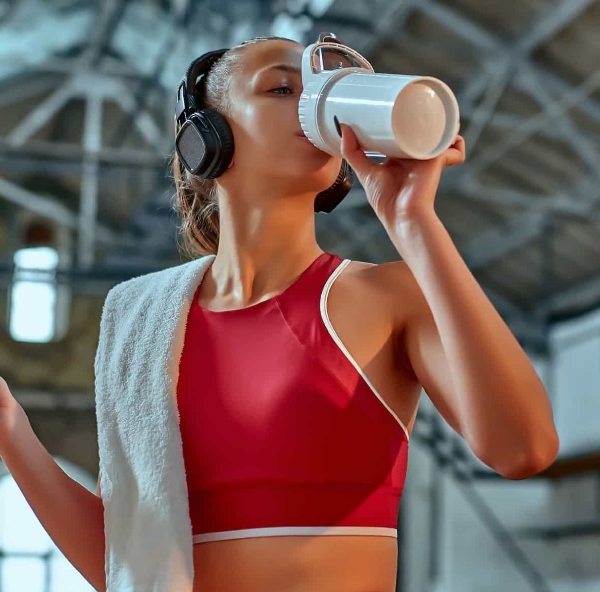 저녁 단백질 쉐이크로 식사 루틴을 개선하세요