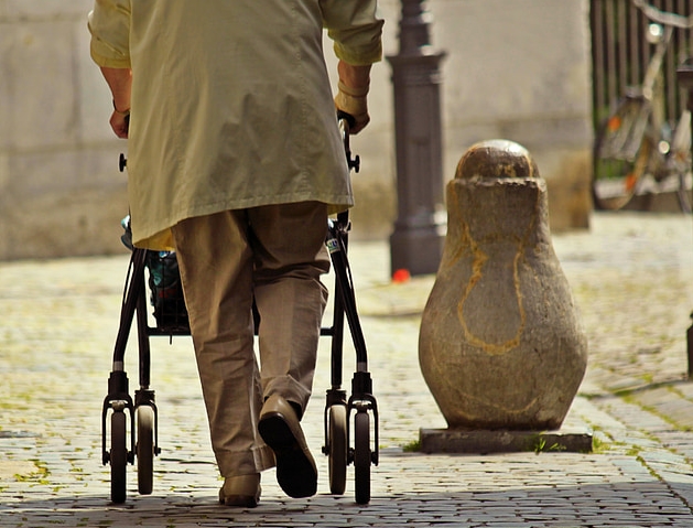 미래를 위한 계획:노인장기 요양보험의 중요성